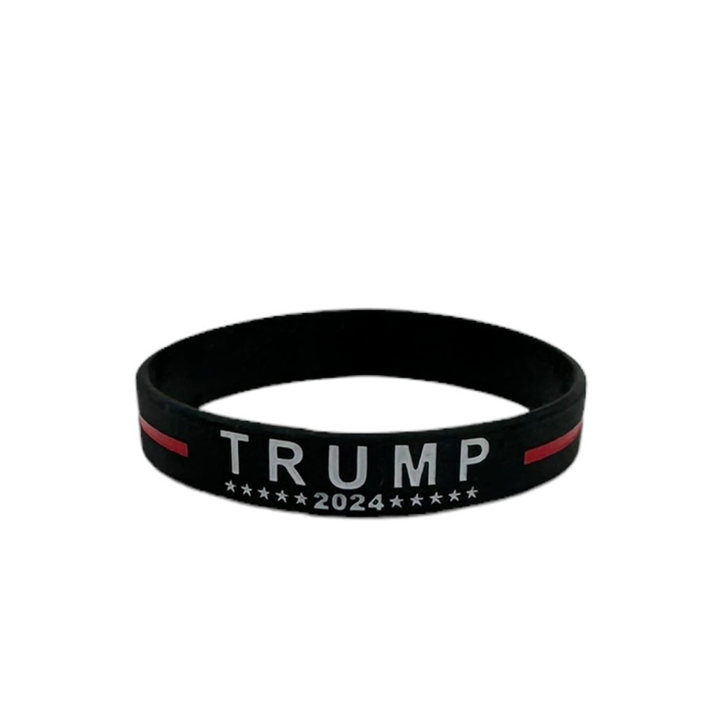 Video: Donald Trump wears gold-and-black MAGA hat in New Mexico Daily Mail Onlin Video: Donald Trump wears gold-and-black MAGA hat in New Mexico Daily Mail Onlin
