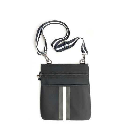 This  crossbody bag is perfect for travel and everyday wear